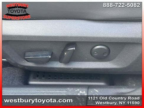 Used 2023 Nissan Rogue SV w/ SV Premium B Package image 17