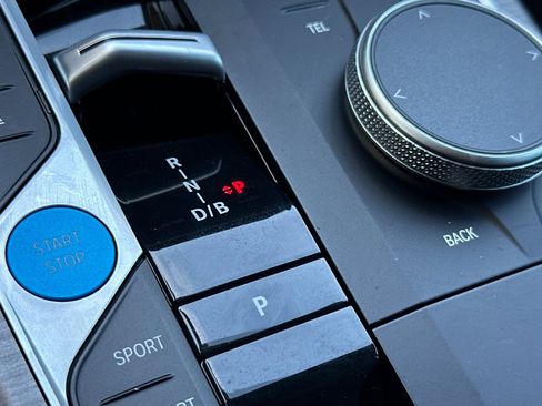 Used 2025 BMW i4 eDrive40 image 27