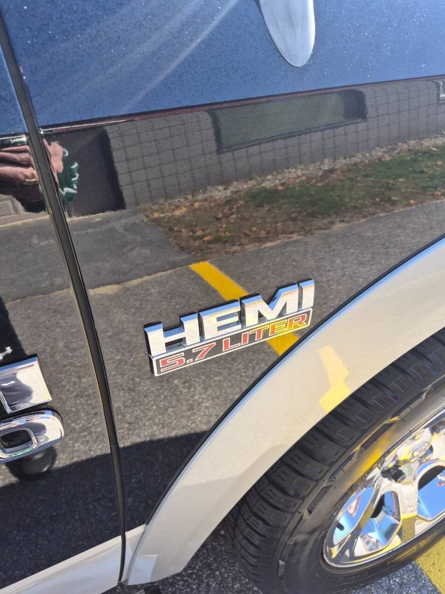 Used 2013 RAM 1500 Laramie w/ Convenience Group AWD/4WD image 23