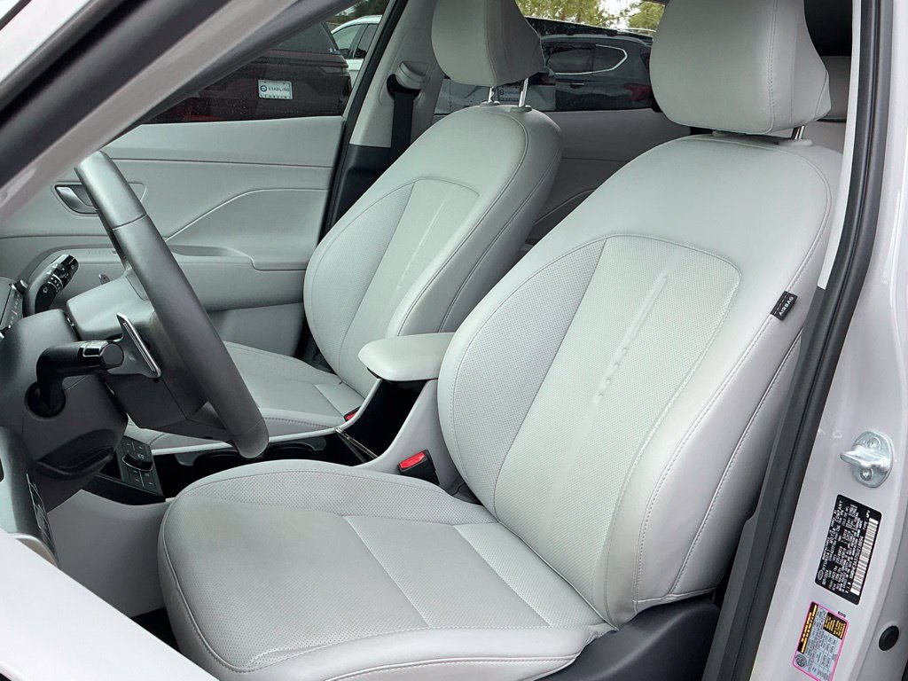 Used 2025 Hyundai Kona Limited FWD image 27