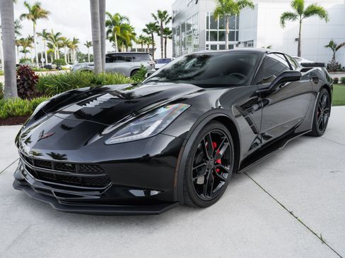 Used 2019 Chevrolet Corvette Stingray Coupe w/ Carbon Flash Badge Package RWD image 5