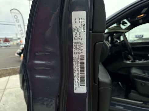 Used 2019 Jeep Grand Cherokee Limited image 24