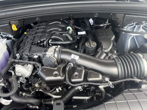 Used 2025 Jeep Grand Cherokee L Laredo w/ Luxury Tech Group I image 33