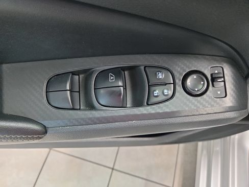 Used 2024 Nissan Altima 2.5 SV FWD image 29