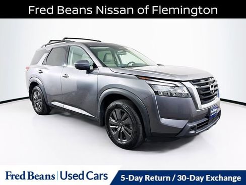Certified 2022 Nissan Pathfinder SV AWD/4WD image 1