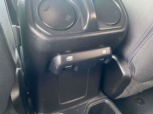 Used 2018 Jeep Wrangler Unlimited Sport S AWD/4WD image 13
