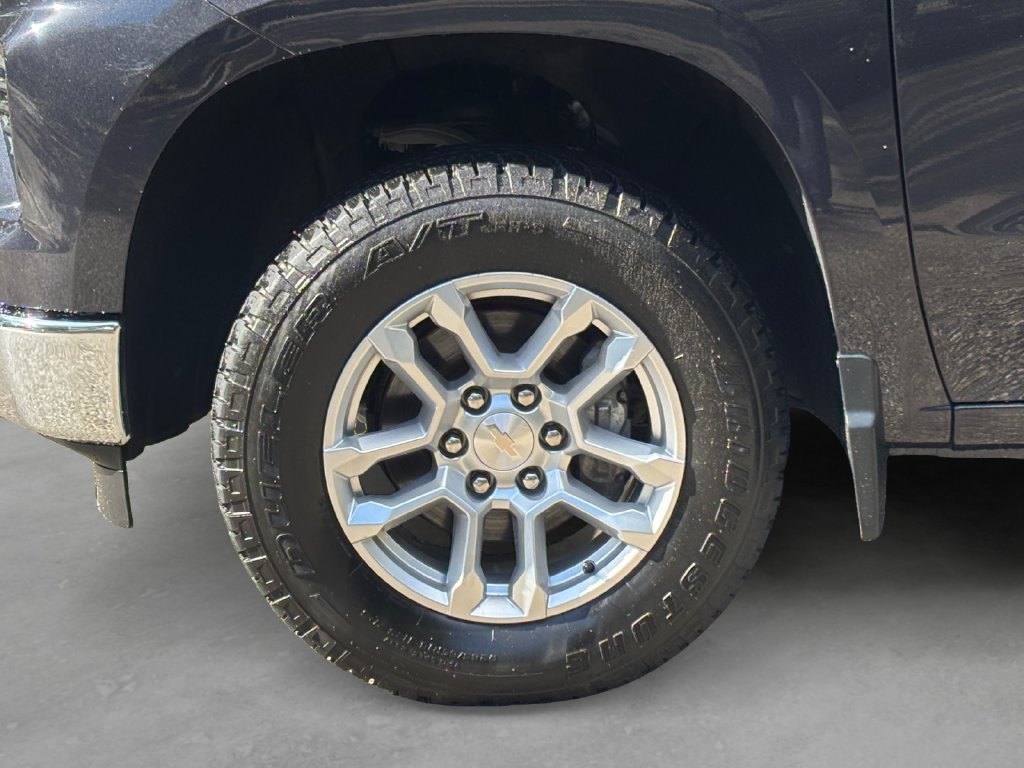 Certified 2024 Chevrolet Silverado 1500 LT w/ Z71 Off-Road Package AWD/4WD image 9