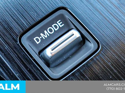 Used 2025 Nissan Rogue Platinum image 39