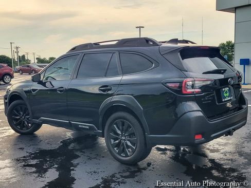 Used 2023 Subaru Outback Onyx Edition AWD/4WD image 9