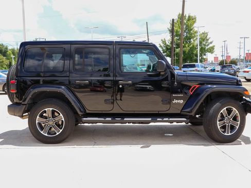 Used 2023 Jeep Wrangler Unlimited Sahara w/ LED Lighting Group AWD/4WD image 20