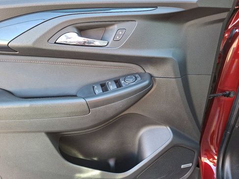 Used 2022 Chevrolet TrailBlazer RS w/ Technology Package image 12