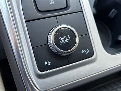 Used 2022 Ford Explorer Platinum w/ Technology Package image 27