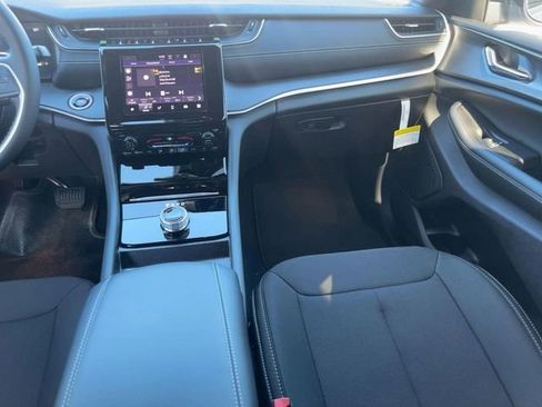 New 2026 Jeep Grand Cherokee L Laredo AWD/4WD image 27