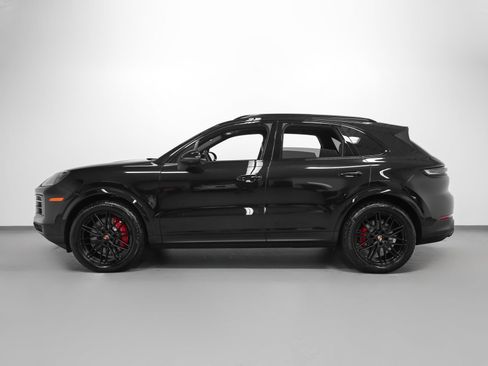 New 2026 Porsche Cayenne S image 2