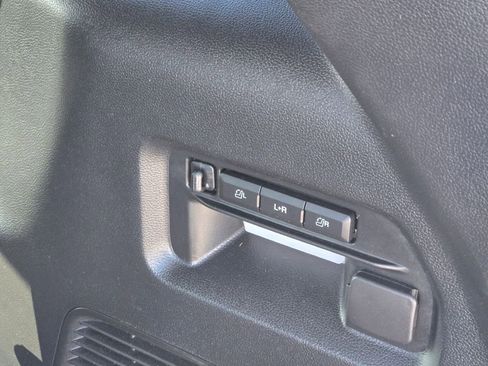 Used 2022 Ford Explorer Platinum w/ Equipment Group 601A image 17