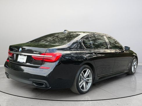 Used 2018 BMW 740i RWD image 9