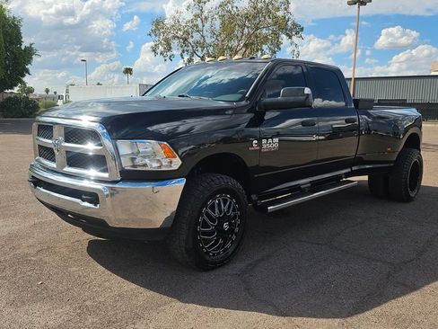 Used 2017 RAM 3500 Tradesman w/ Chrome Appearance Group AWD/4WD image 4