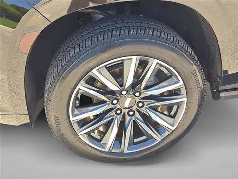 Used 2021 Cadillac Escalade Sport w/ Driver Assist Tech Package AWD/4WD image 24