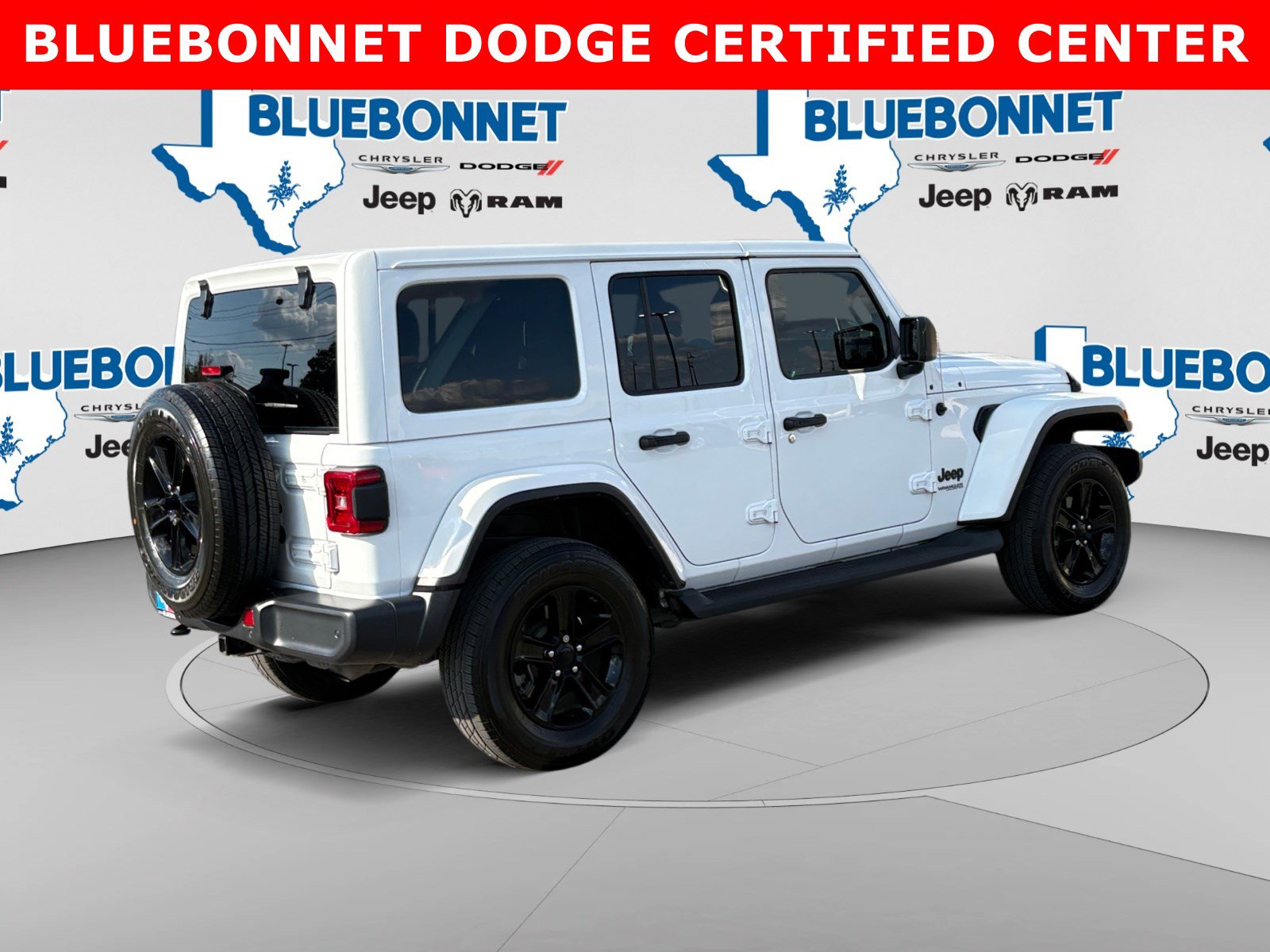 Used 2020 Jeep Wrangler Unlimited Sahara AWD/4WD image 5