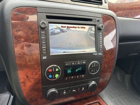 Used 2013 Chevrolet Tahoe LTZ AWD/4WD image 11