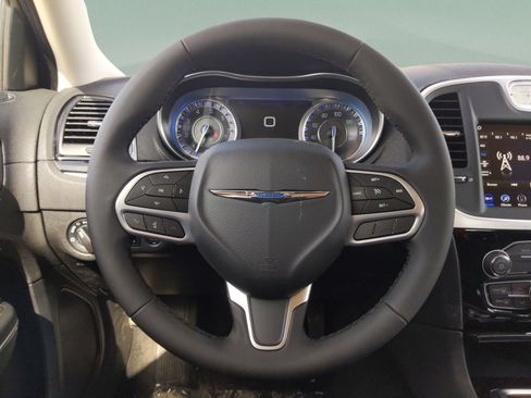 Used 2023 Chrysler 300 Touring w/ Sport Appearance Package RWD image 28
