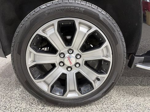 Used 2018 GMC Yukon Denali w/ Open Road Package image 27