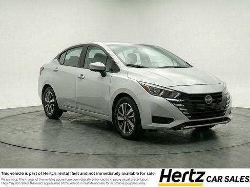Used 2025 Nissan Versa SV image 1