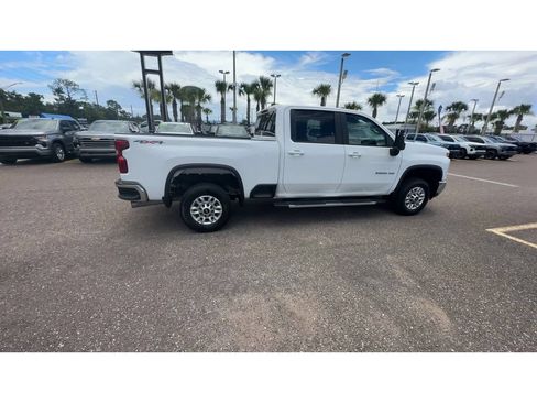 Used 2025 Chevrolet Silverado 2500 LT w/ Convenience Package AWD/4WD image 8