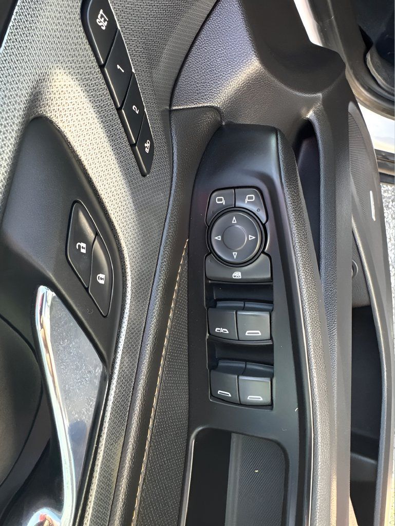 Used 2018 Chevrolet Traverse Premier w/ Redline Edition FWD image 11