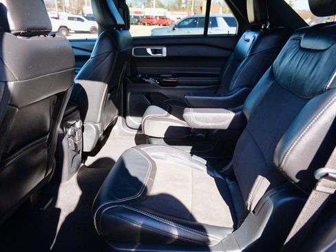 Used 2022 Ford Explorer ST w/ ST Street Pack image 11