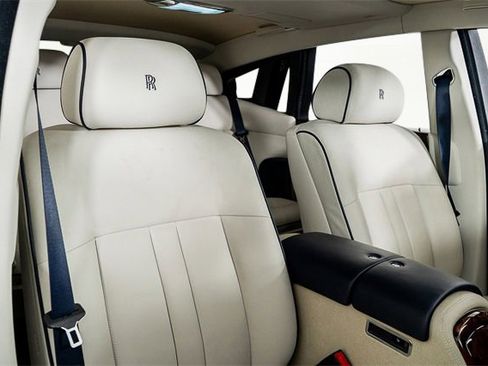 Used 2016 Rolls-Royce Phantom Sedan image 34