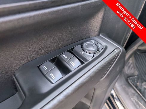 Used 2022 Chevrolet Silverado 1500 Custom w/ Safety Confidence Package AWD/4WD image 19