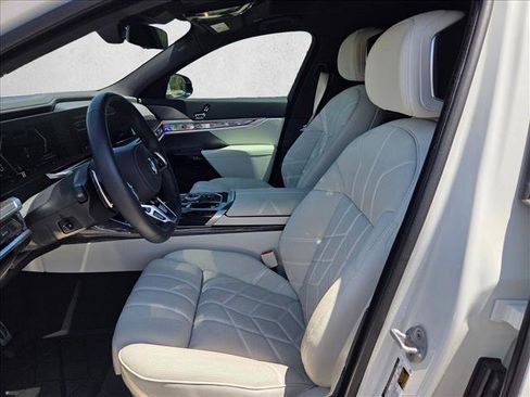 Used 2026 BMW 760i xDrive AWD/4WD image 24