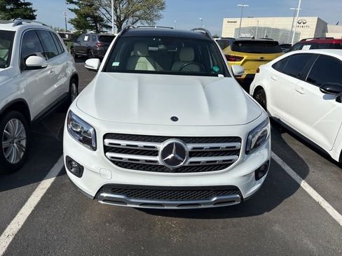 Used 2021 Mercedes-Benz GLB 250 4MATIC image 2