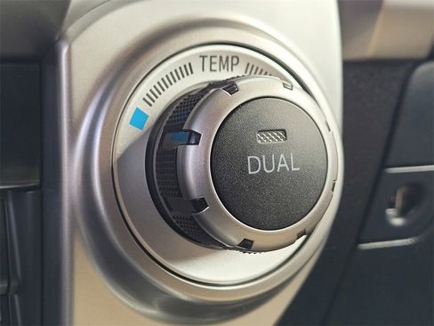 Used 2016 Toyota 4Runner Limited image 21