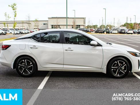 Used 2025 Nissan Sentra SV w/ All-Weather Package image 9