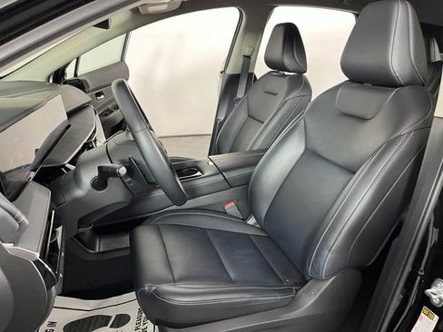 Certified 2025 Nissan Murano SV FWD image 17