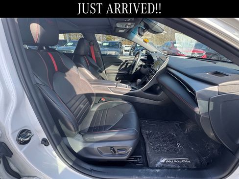 Used 2021 Toyota Avalon TRD image 9