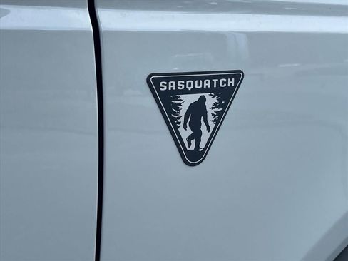 Used 2022 Ford Bronco 2-Door w/ Sasquatch Package image 30