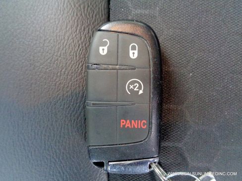 Used 2020 Jeep Compass Latitude w/ Cold Weather Group image 24