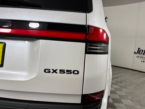 Used 2024 Lexus GX 550 w/ Cold Area Package AWD/4WD image 36