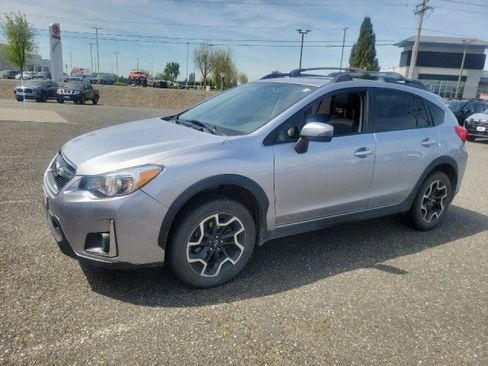 Used 2017 Subaru Crosstrek 2.0i Limited AWD/4WD image 1