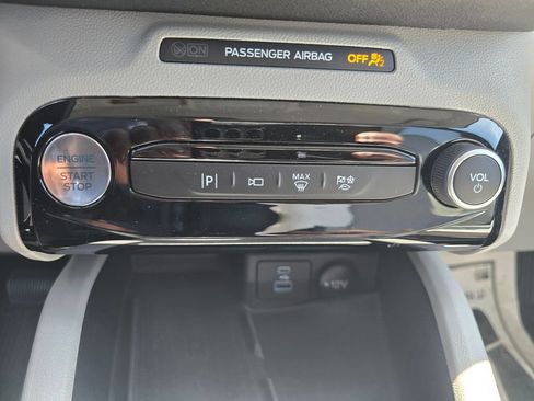 Certified 2023 Ford Escape Platinum AWD/4WD image 23
