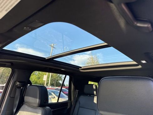 Used 2023 GMC Yukon Denali AWD/4WD image 16