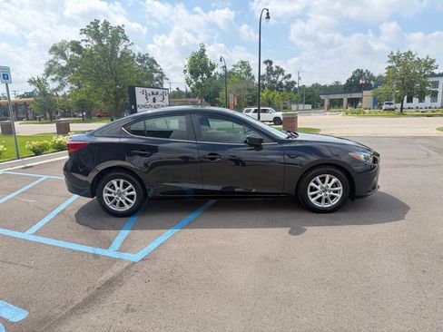 Used 2016 MAZDA MAZDA3 i Touring FWD image 4