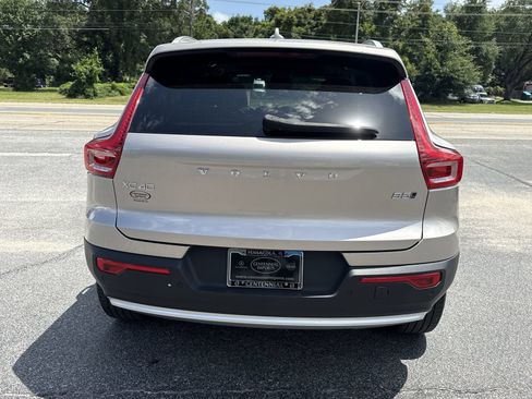 Used 2024 Volvo XC40 B5 Plus w/ Protection Package Premier AWD/4WD image 4
