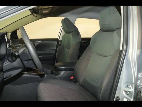 Used 2024 Toyota RAV4 XLE AWD/4WD image 22
