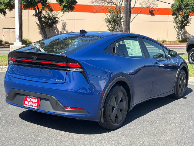 New 2027 Toyota Prius LE FWD image 13
