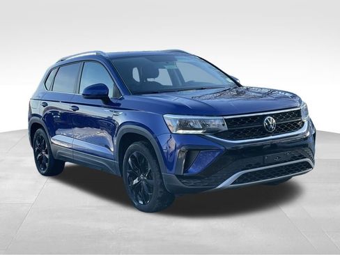 Certified 2022 Volkswagen Taos SE image 5