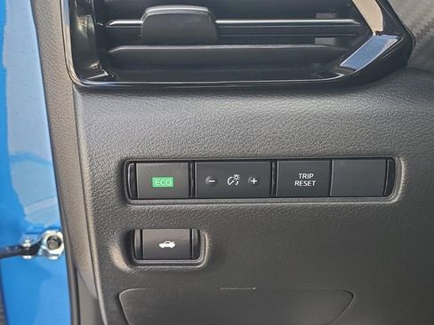 Certified 2025 Nissan Sentra SR w/ SR Premium Package image 19